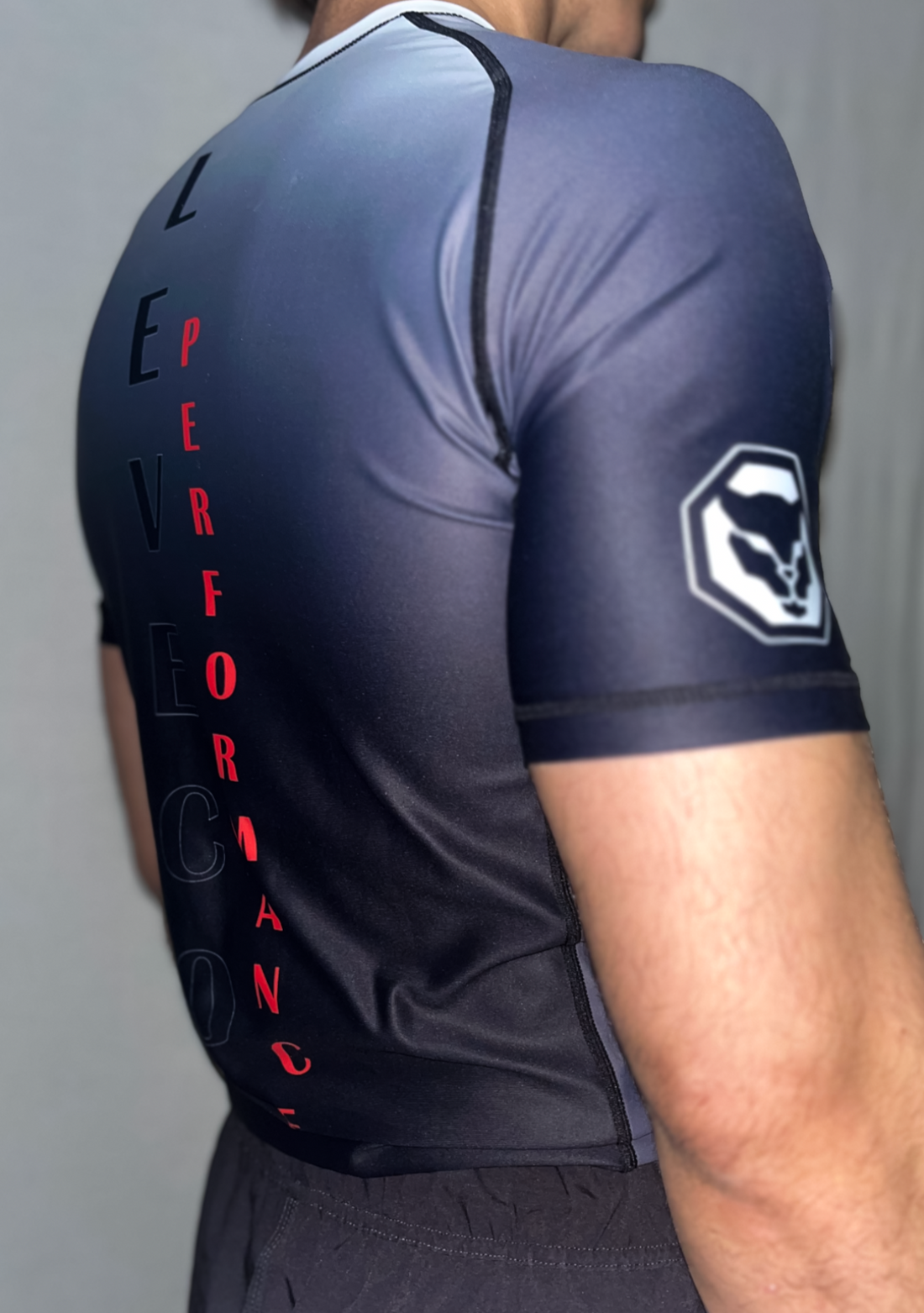 APEX – Der neue Rashguard von LEVECO: Performance auf einem neuen Level